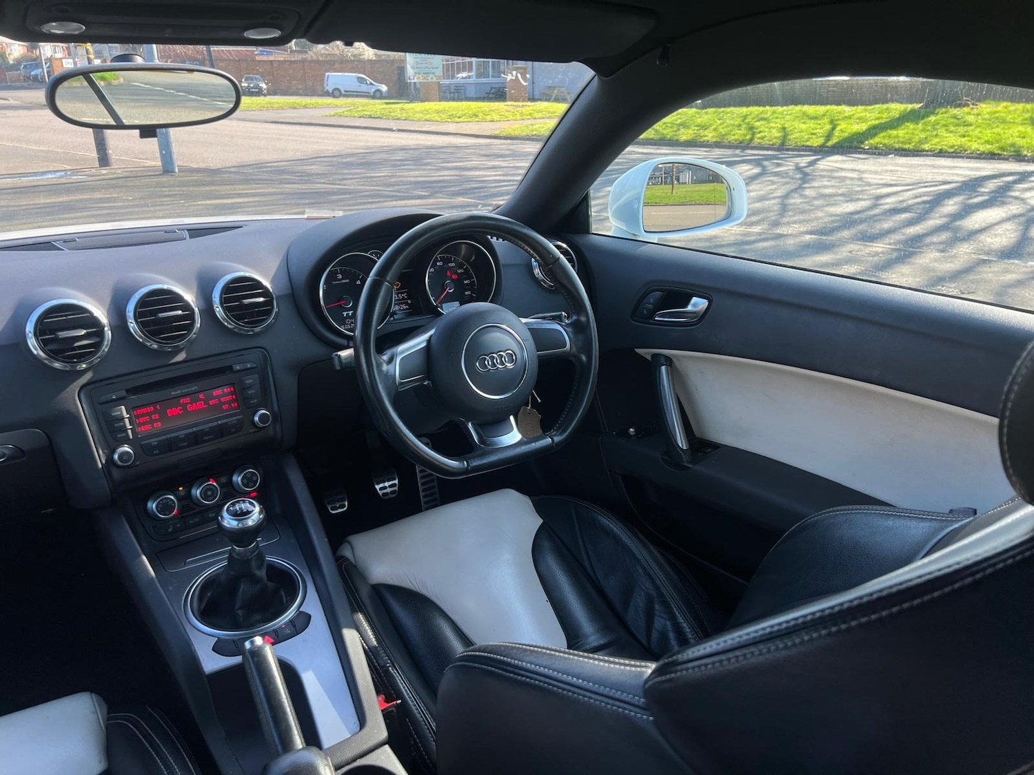 Used Audi TT 2011 for sale - 77942171: Photo 31