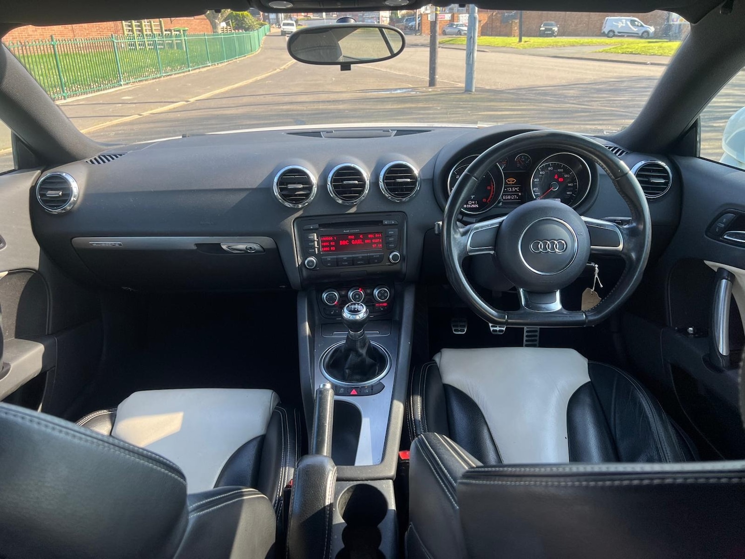 Used Audi TT 2011 for sale - 77942171: Photo 33