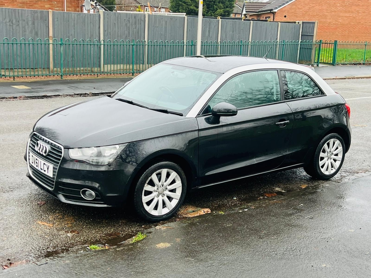 Used Audi A1 2011 for sale - 77304750: Photo 2