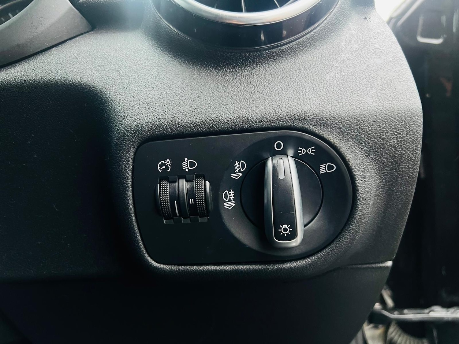 Used Audi A1 2011 for sale - 77304750: Photo 28