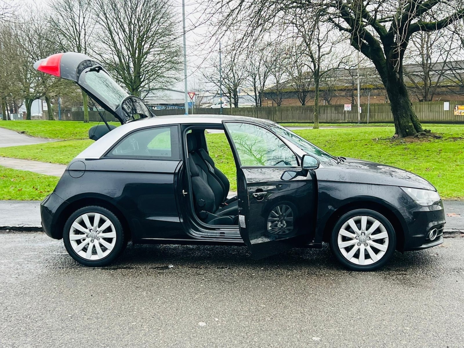 Used Audi A1 2011 for sale - 77304750: Photo 5