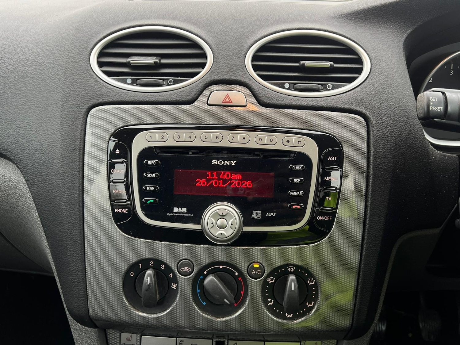 Used Ford Focus 2010 for sale - 77330322: Photo 17