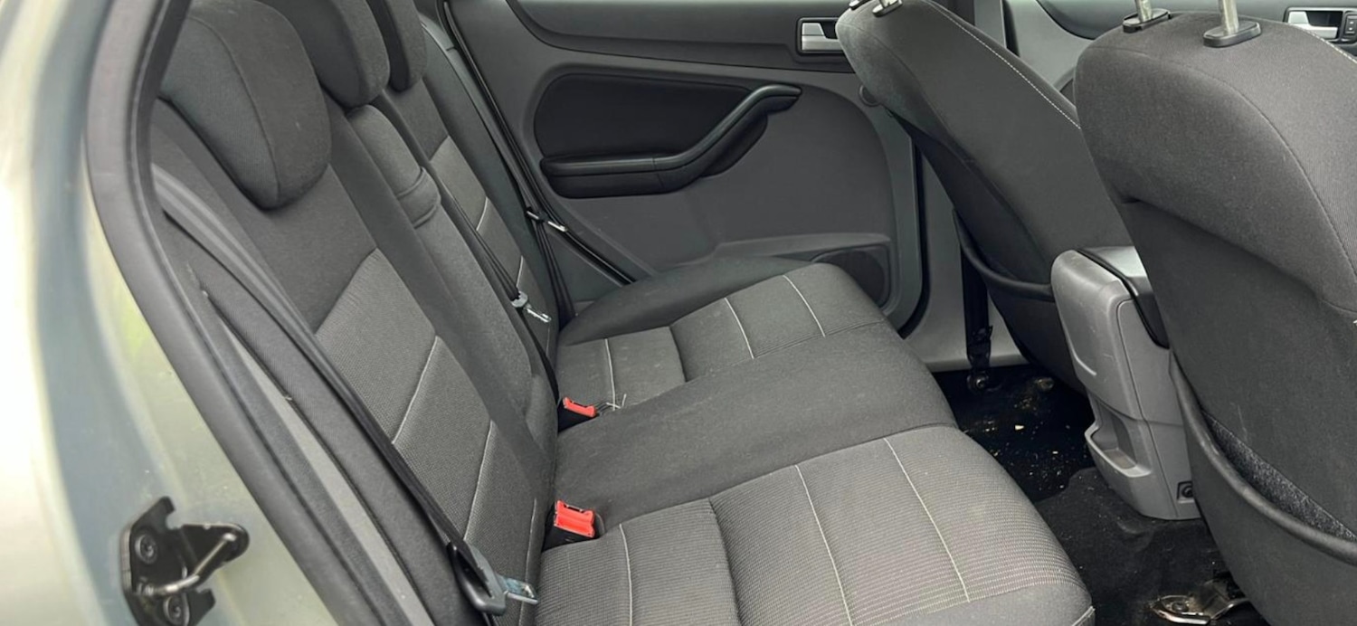 Used Ford Focus 2010 for sale - 77330322: Photo 27