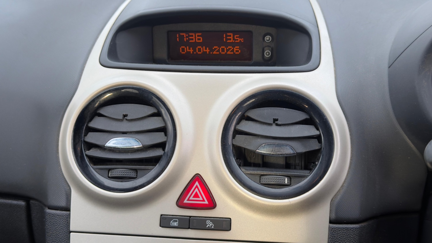 Used Vauxhall Corsa 2007 for sale - 78135246: Photo 31