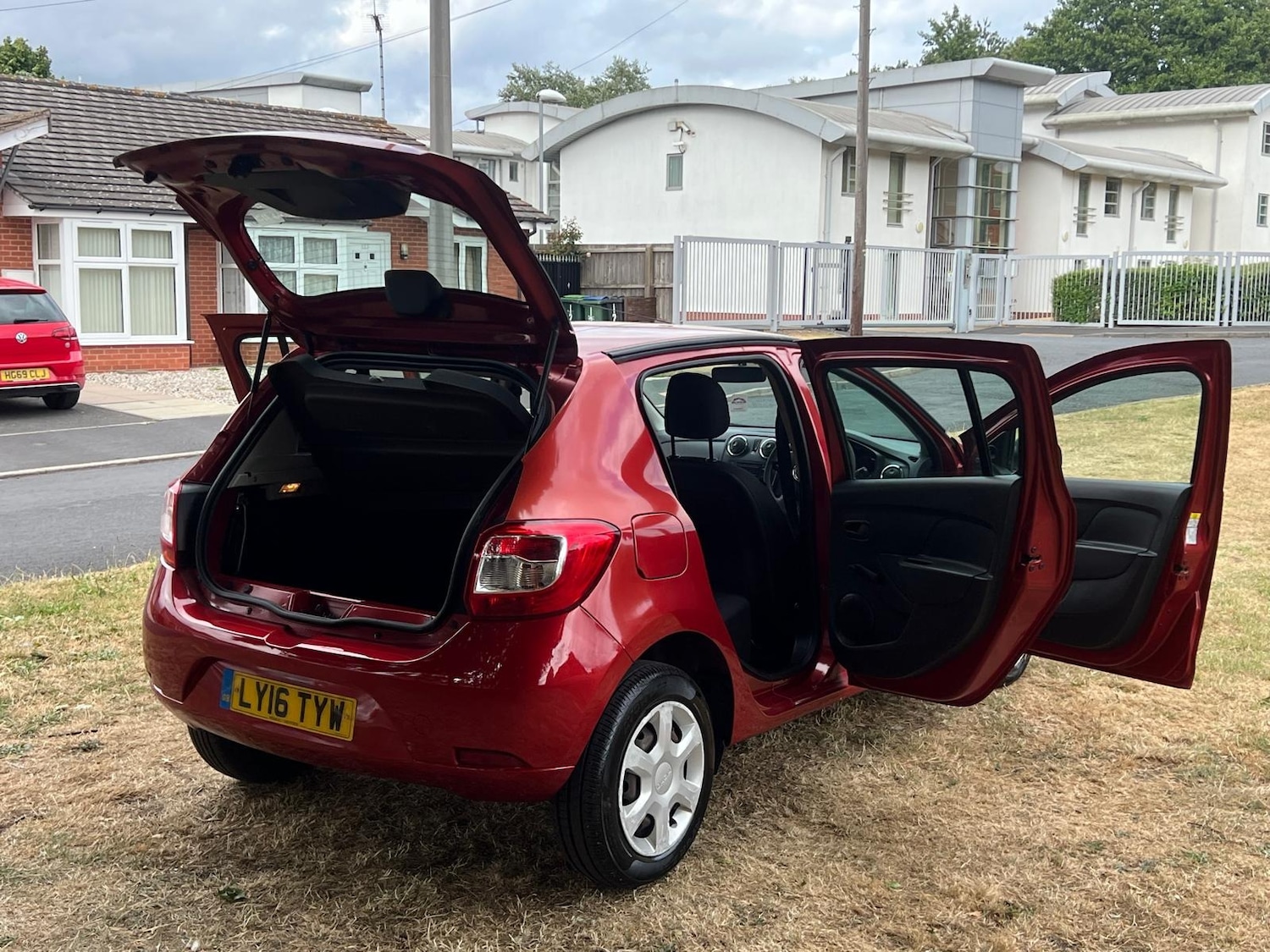 Used Dacia Sandero Stepway 2016 for sale - 76167984: Photo 11