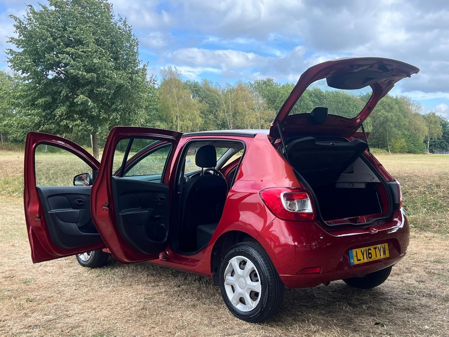 Used Dacia Sandero Stepway 2016 for sale - 76167984: Photo 27