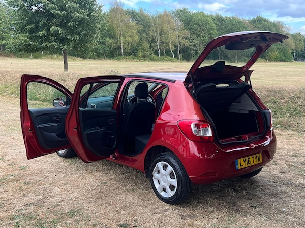 Used Dacia Sandero Stepway 2016 for sale - 76167984: Photo 29