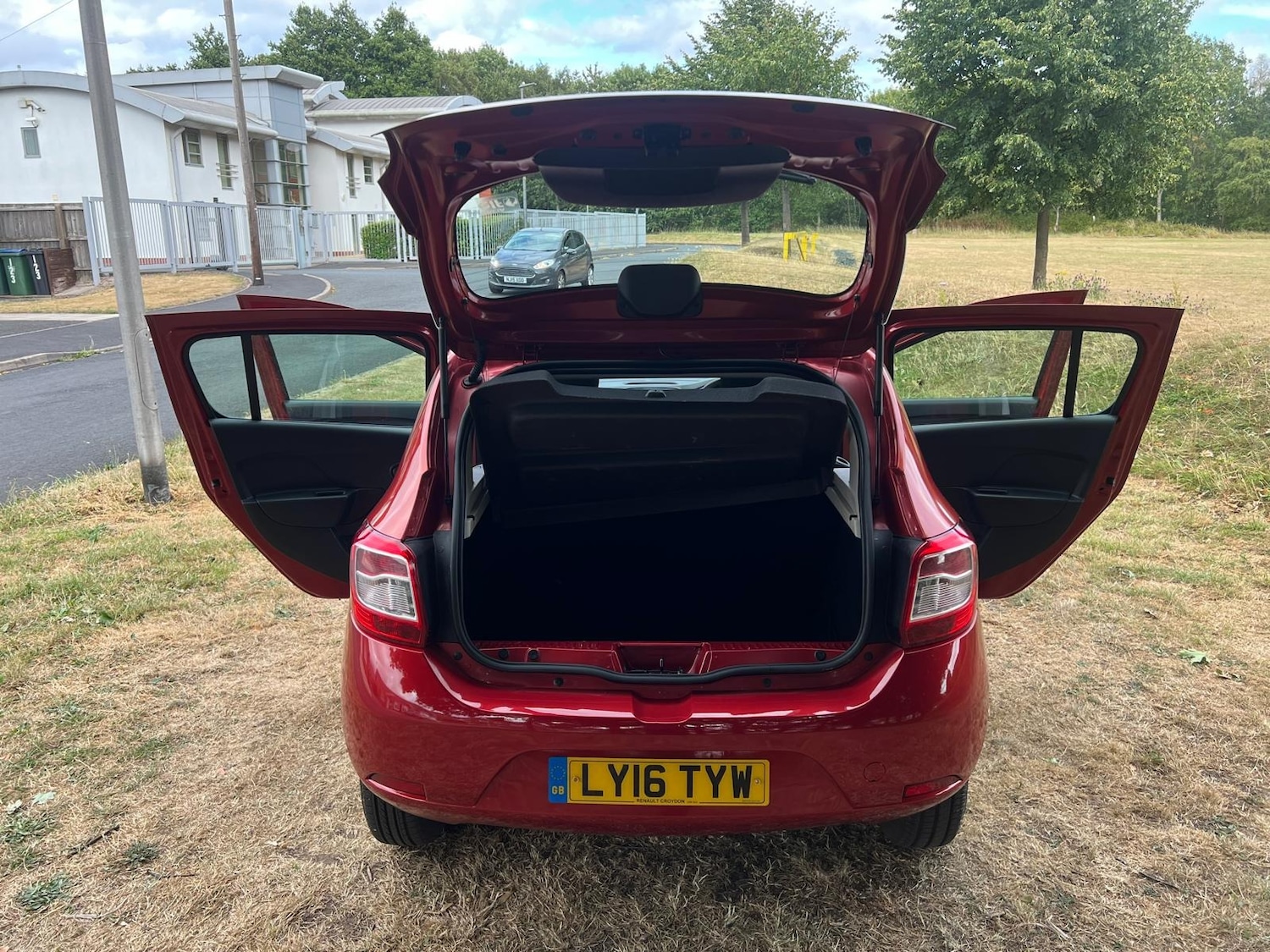 Used Dacia Sandero Stepway 2016 for sale - 76167984: Photo 4
