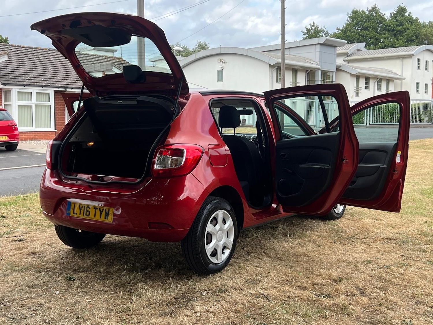 Used Dacia Sandero Stepway 2016 for sale - 76167984: Photo 9