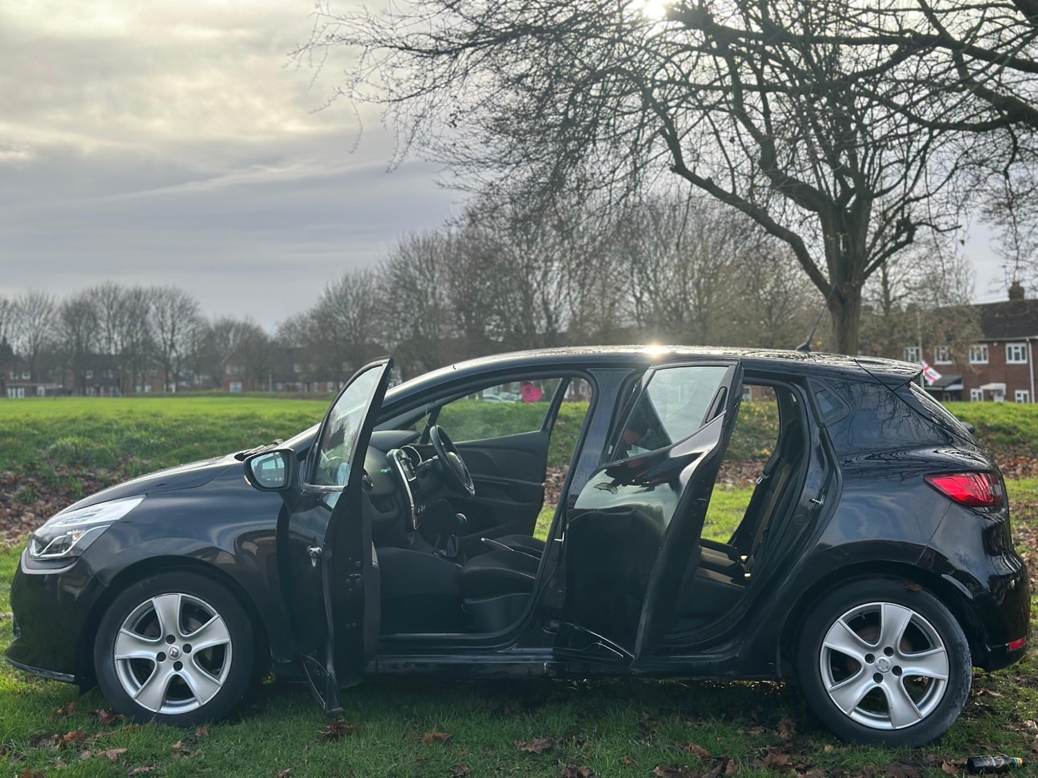 Used Renault Clio 2016 for sale - 76597507: Photo 37