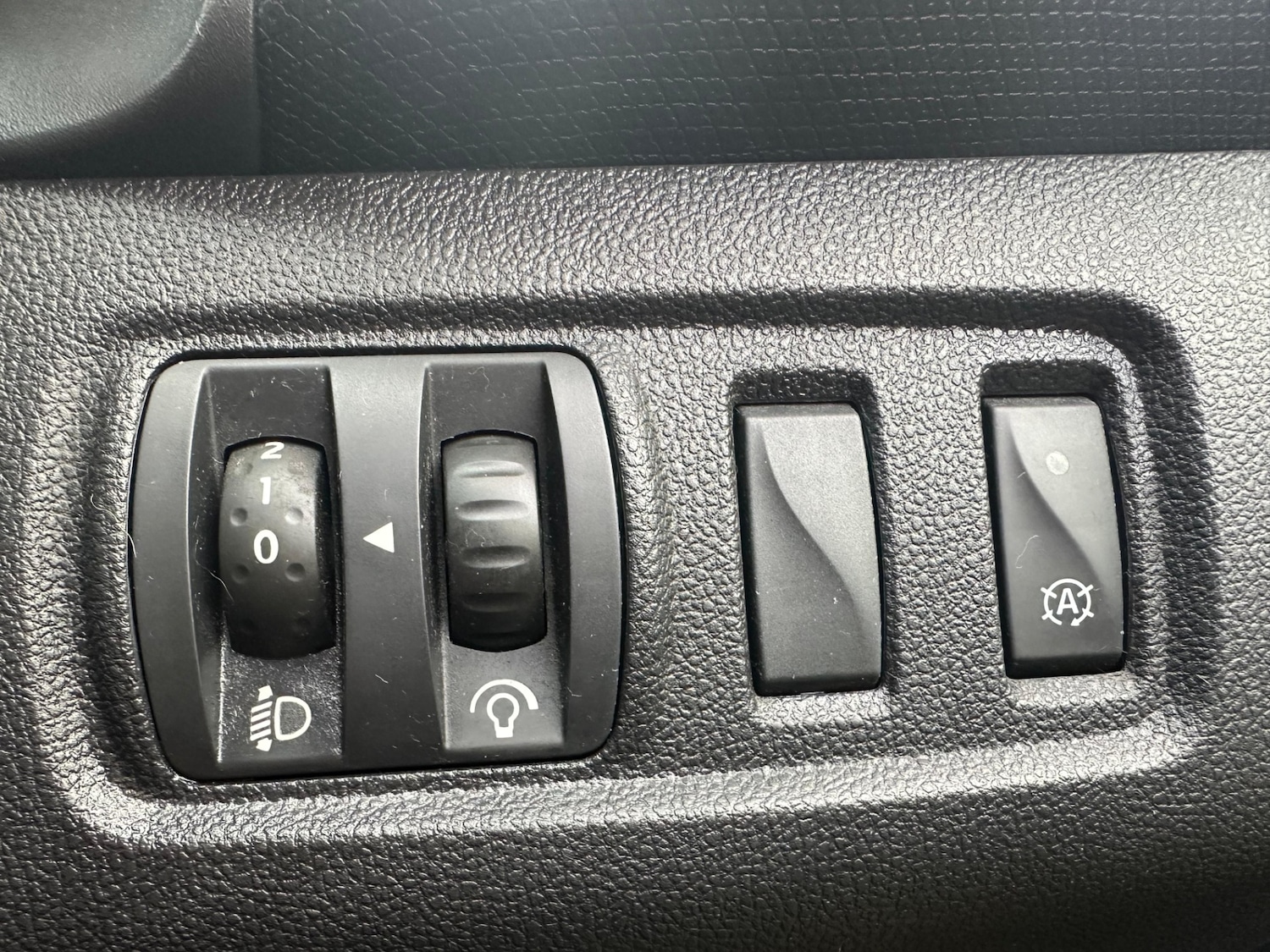 Used Renault Clio 2016 for sale - 76597507: Photo 9