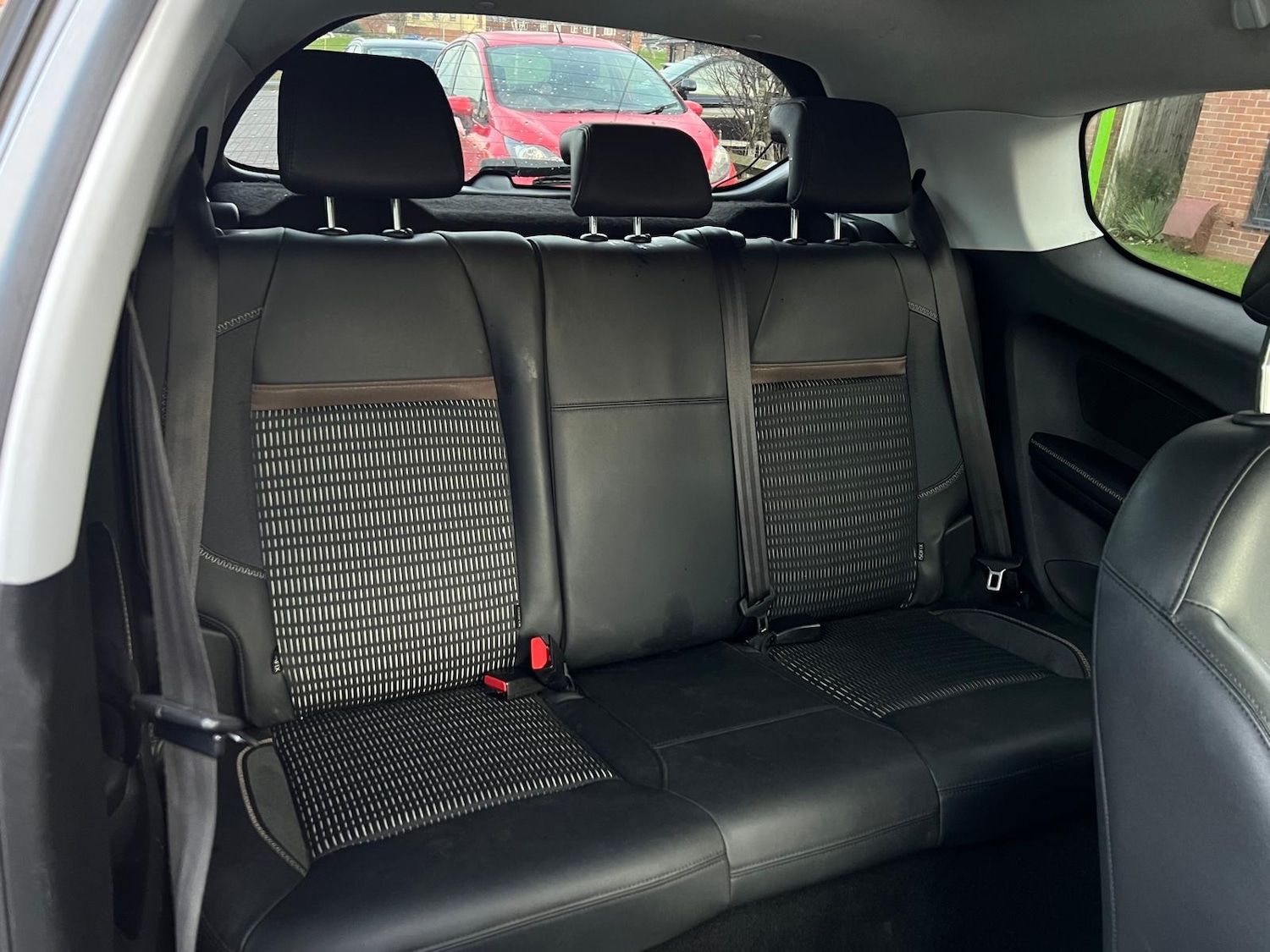 Used Peugeot 208 2012 for sale - 76914009: Photo 15