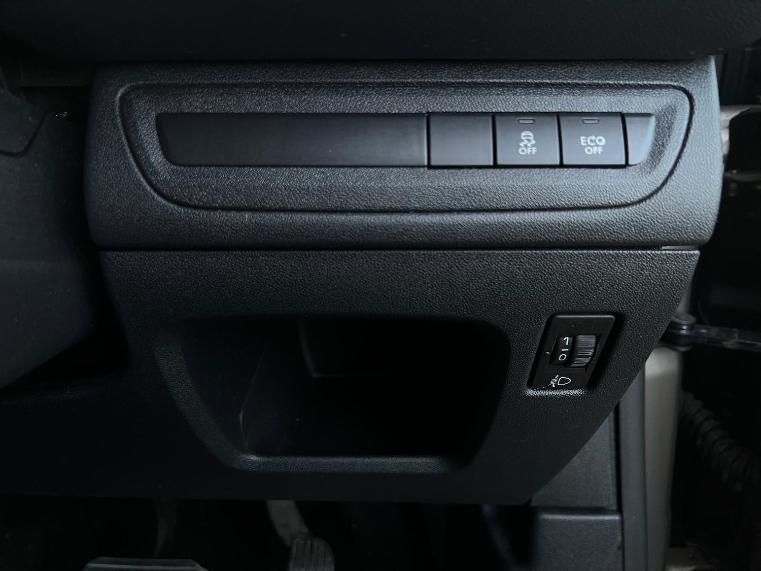 Used Peugeot 208 2012 for sale - 76914009: Photo 29