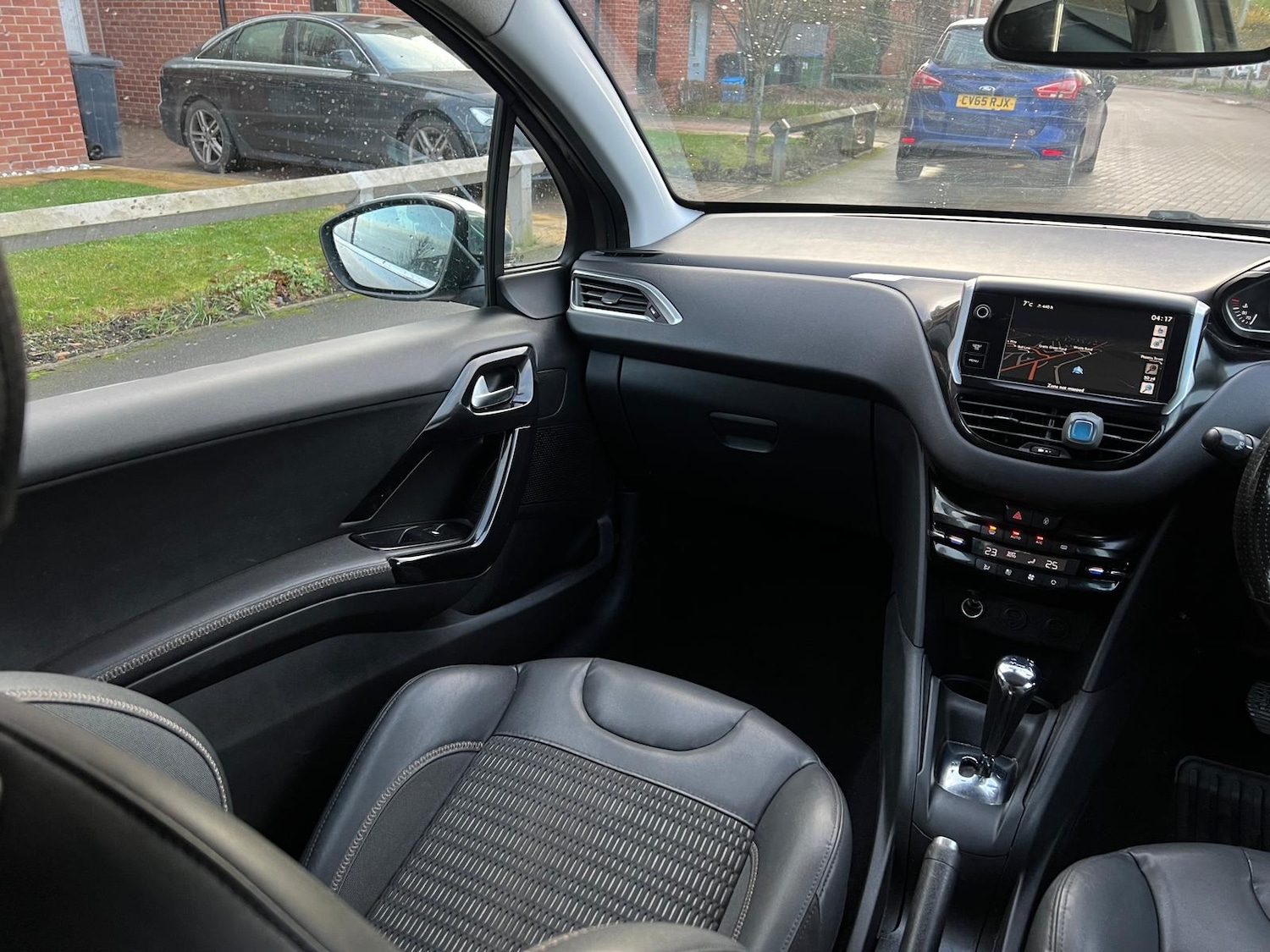 Used Peugeot 208 2012 for sale - 76914009: Photo 32