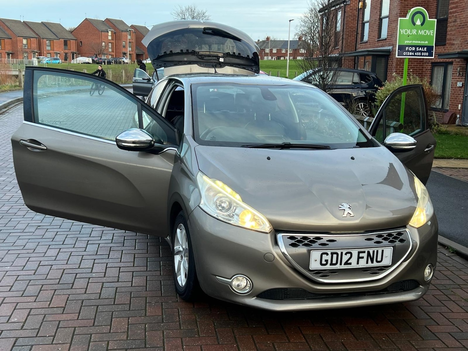 Used Peugeot 208 2012 for sale - 76914009: Photo 35