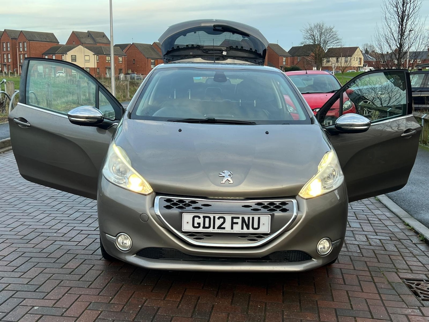 Used Peugeot 208 2012 for sale - 76914009: Photo 39