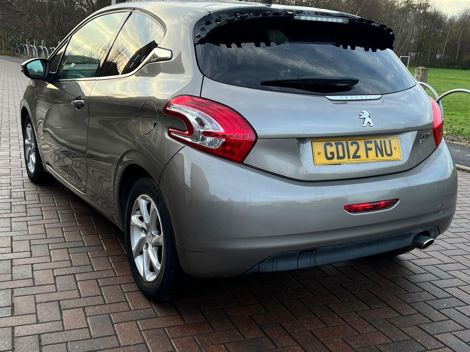 Used Peugeot 208 2012 for sale - 76914009: Photo 9