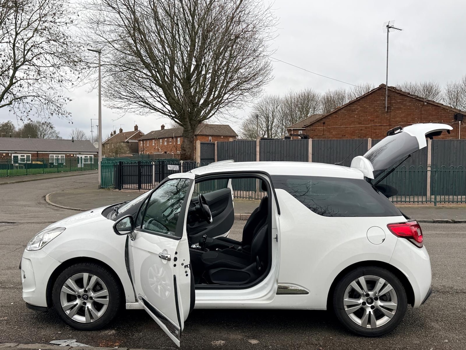 Used Citroen DS3 2011 for sale - 77779332: Photo 7