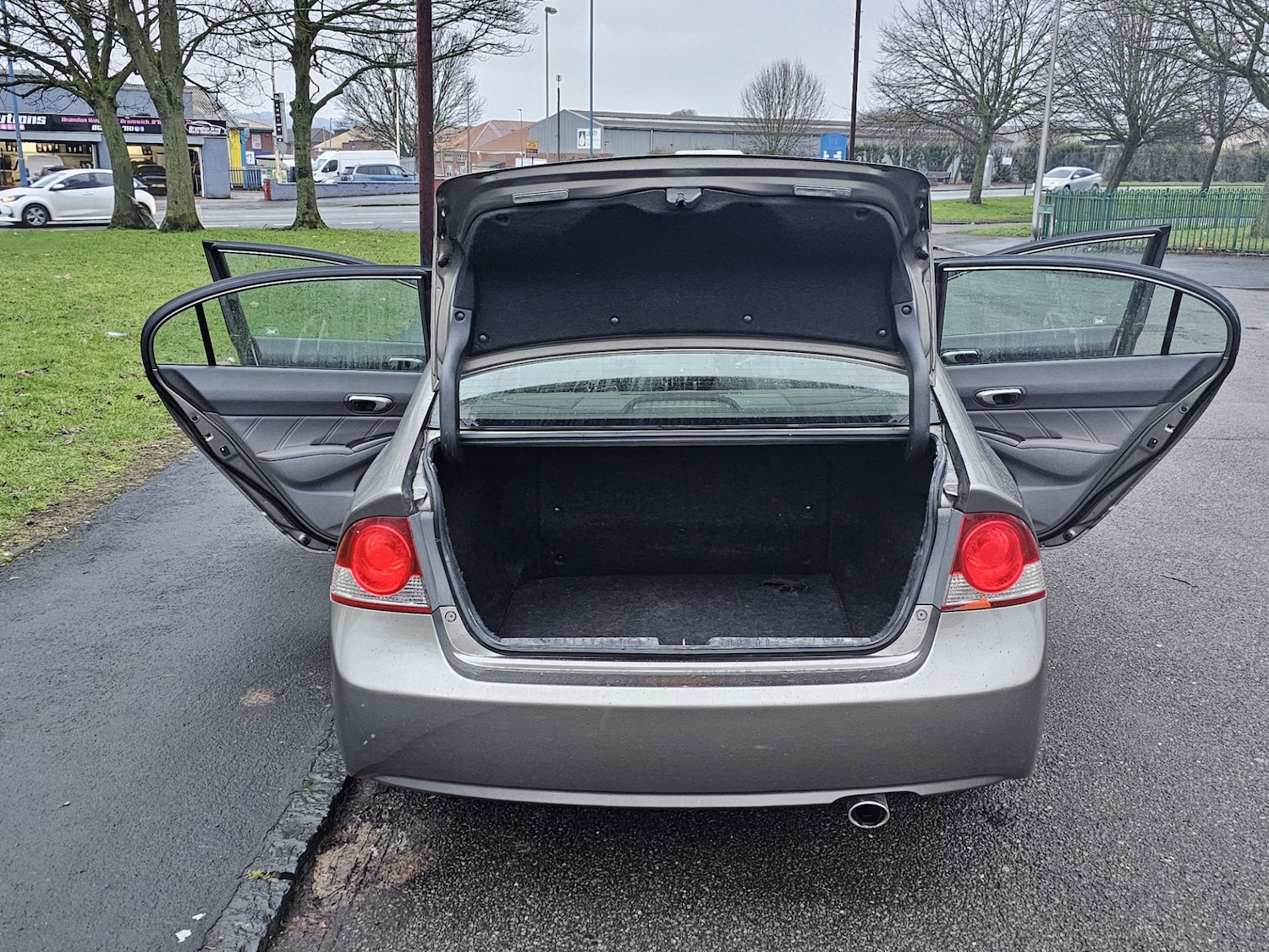 Used Honda Civic 2009 for sale - 77332350: Photo 28