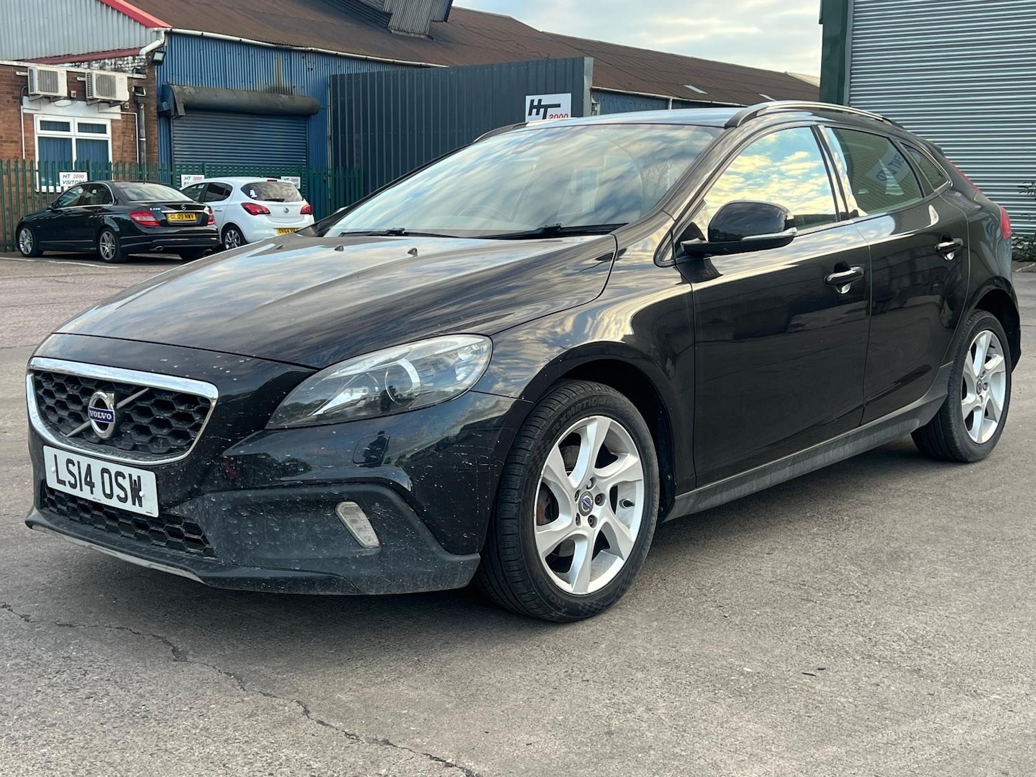 Used Volvo V40 2014 for sale - 76168351: Photo 11