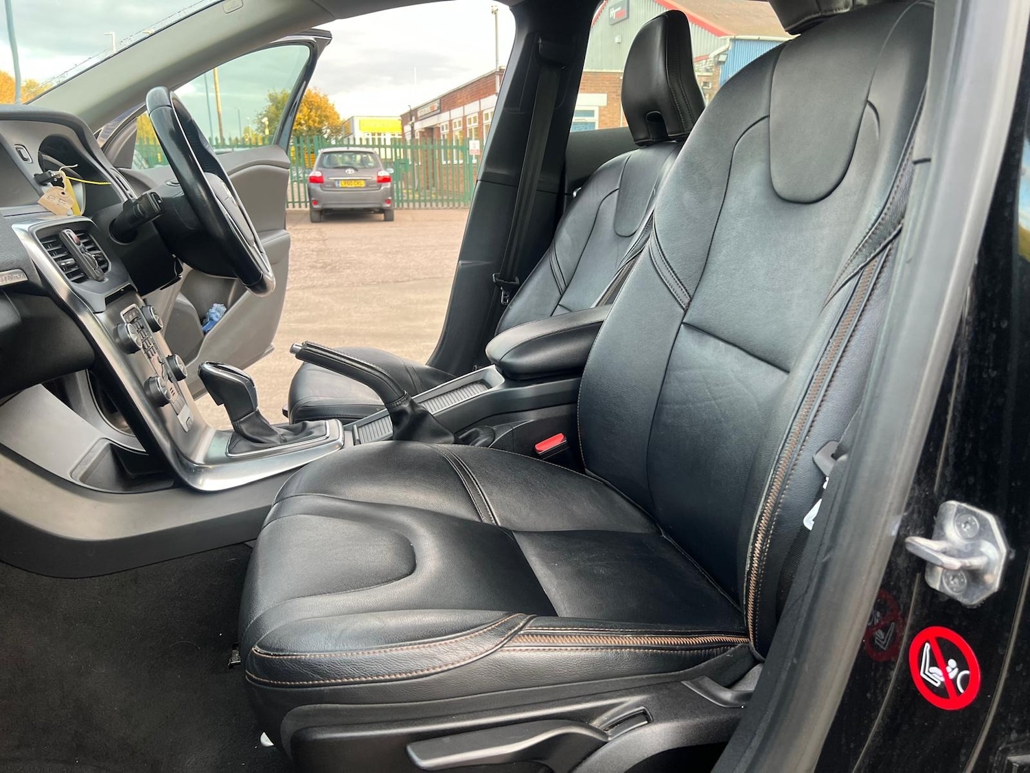 Used Volvo V40 2014 for sale - 76168351: Photo 17