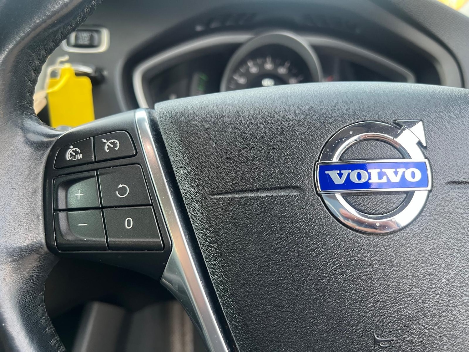 Used Volvo V40 2014 for sale - 76168351: Photo 23