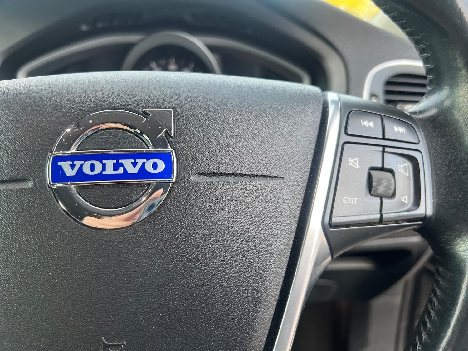 Used Volvo V40 2014 for sale - 76168351: Photo 24