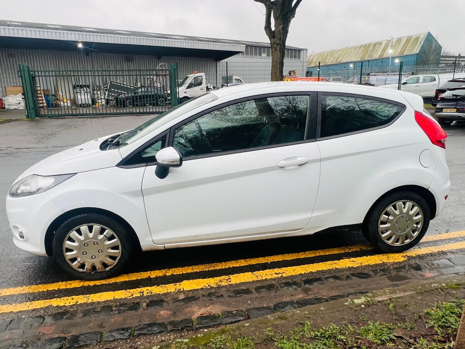 Used Ford Fiesta 2011 for sale - 77511898: Photo 10