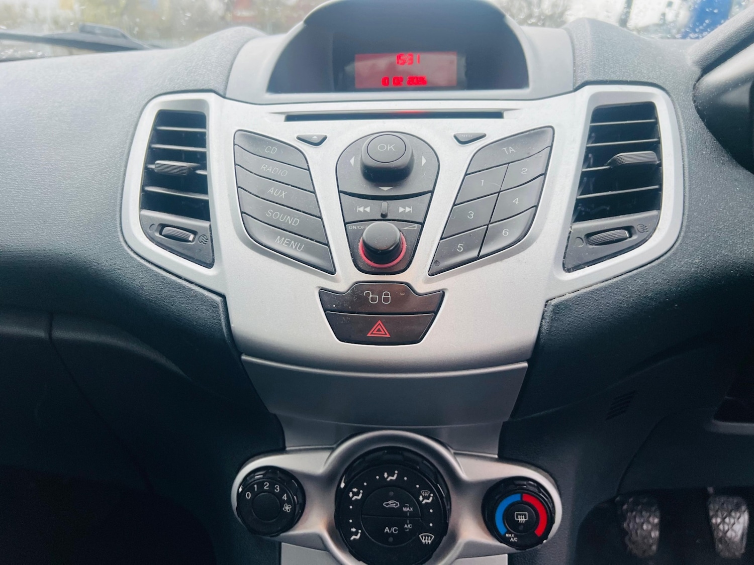 Used Ford Fiesta 2011 for sale - 77511898: Photo 23