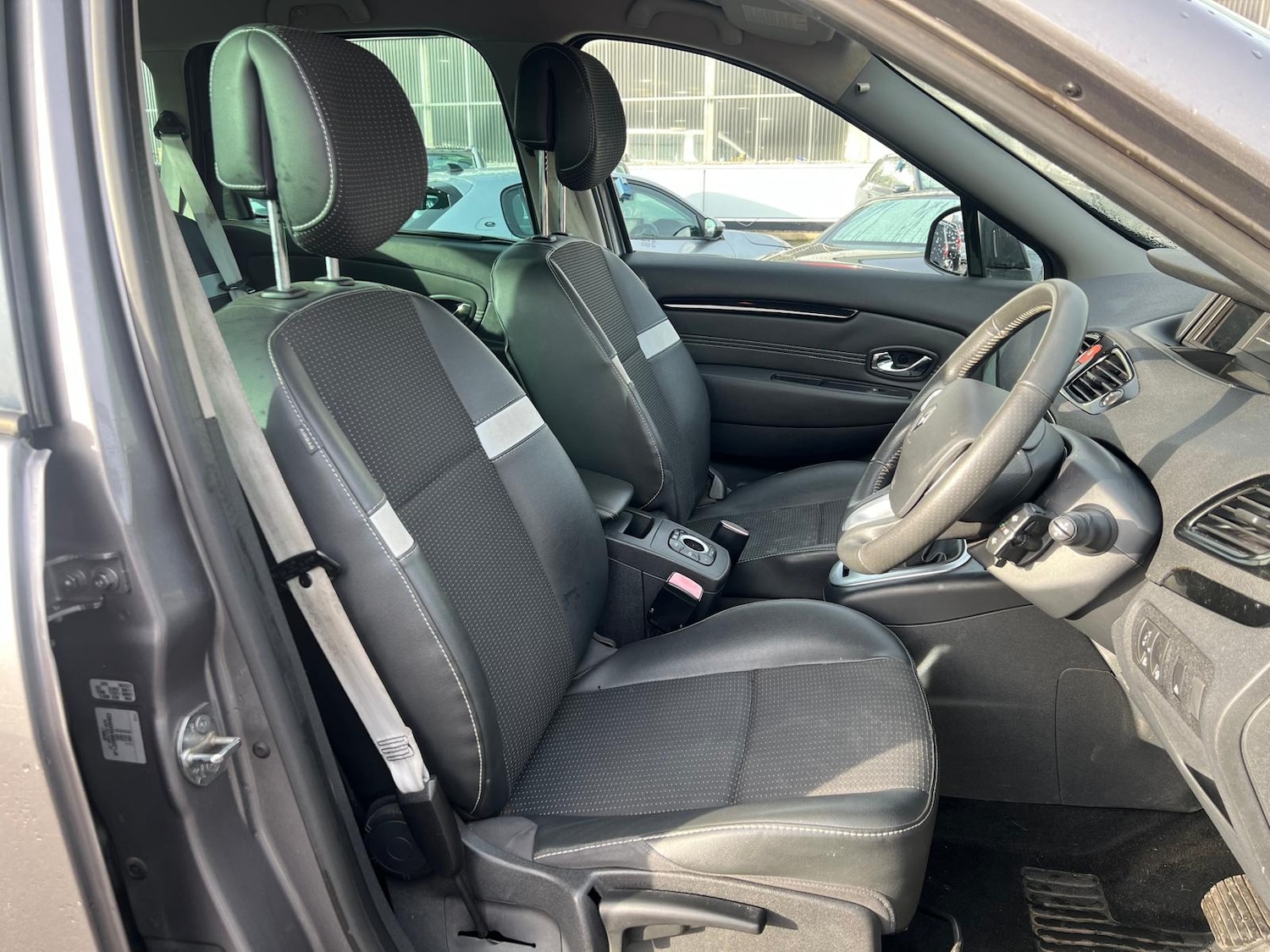 Used Renault Scenic 2011 for sale - 77157246: Photo 12