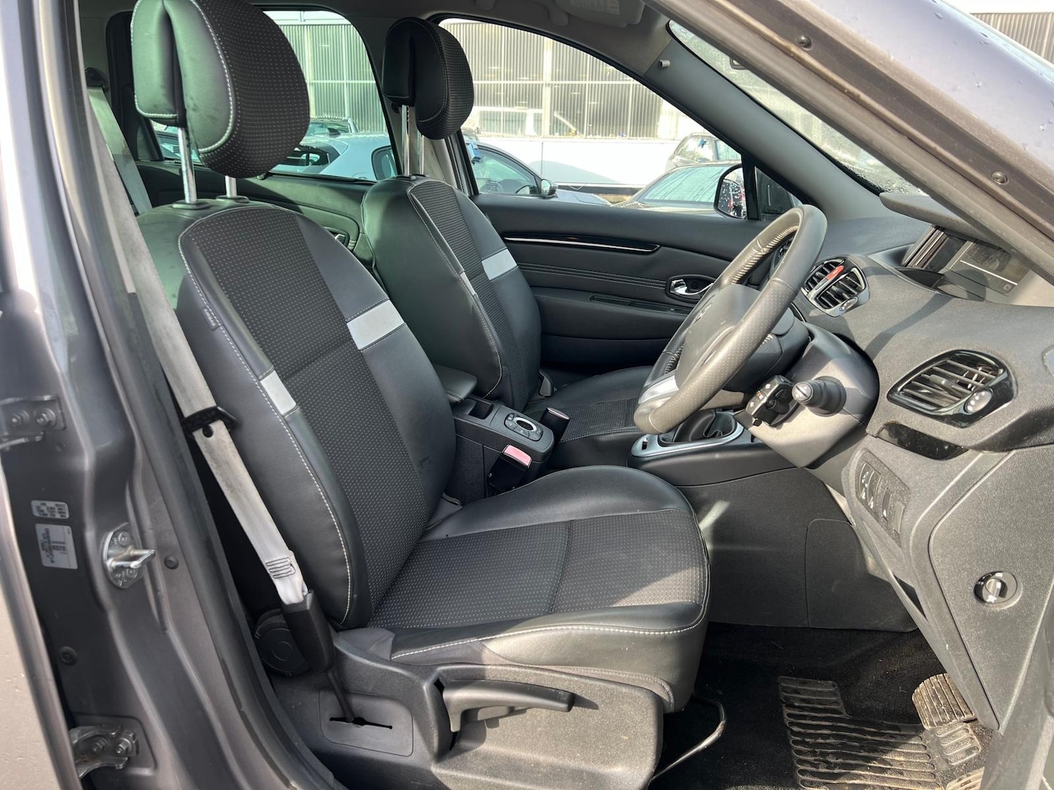 Used Renault Scenic 2011 for sale - 77157246: Photo 14