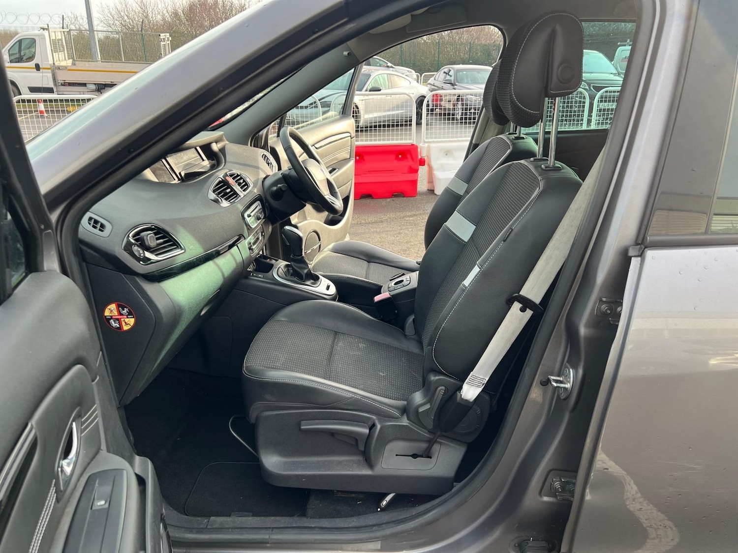 Used Renault Scenic 2011 for sale - 77157246: Photo 17