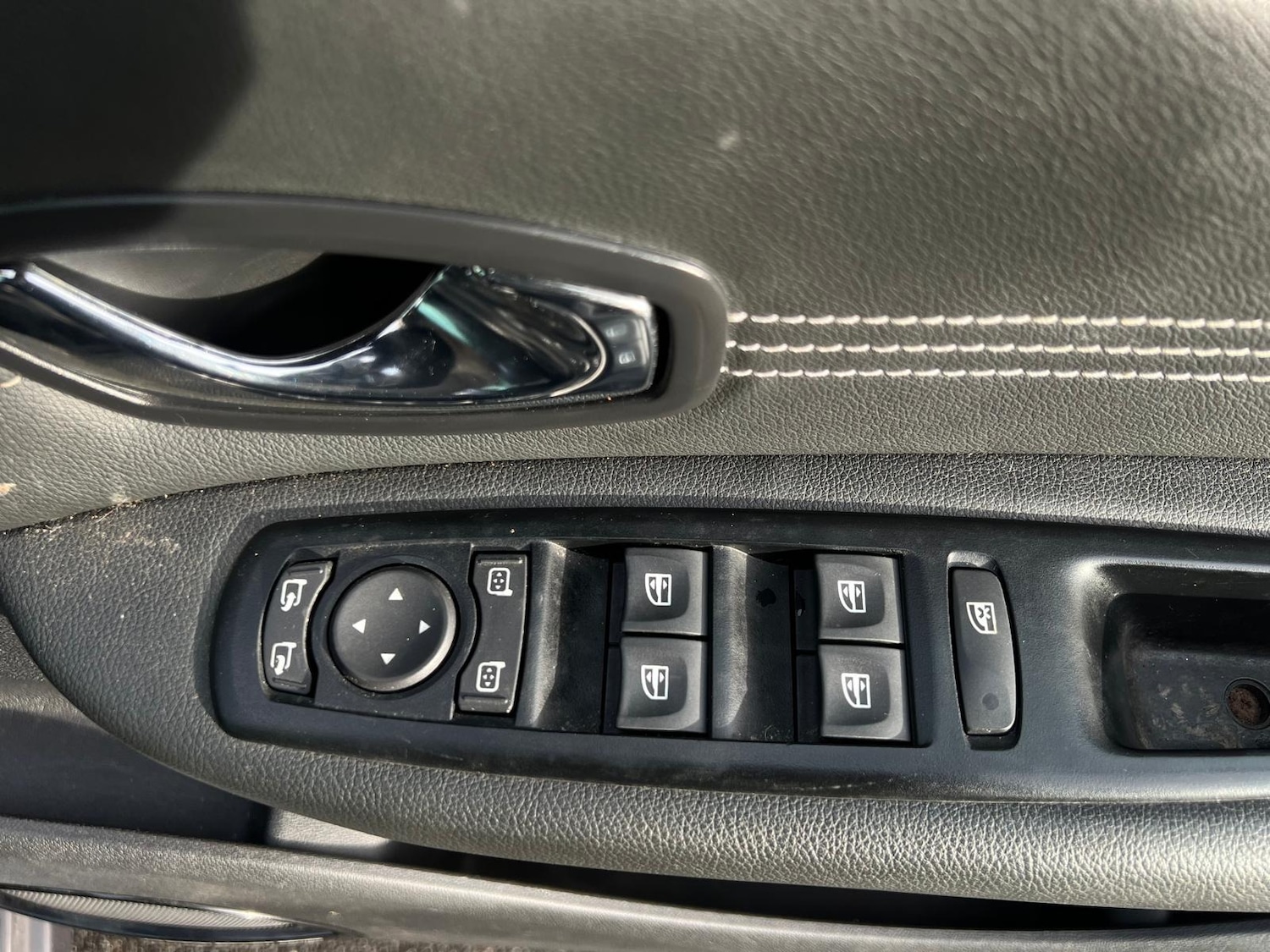 Used Renault Scenic 2011 for sale - 77157246: Photo 18