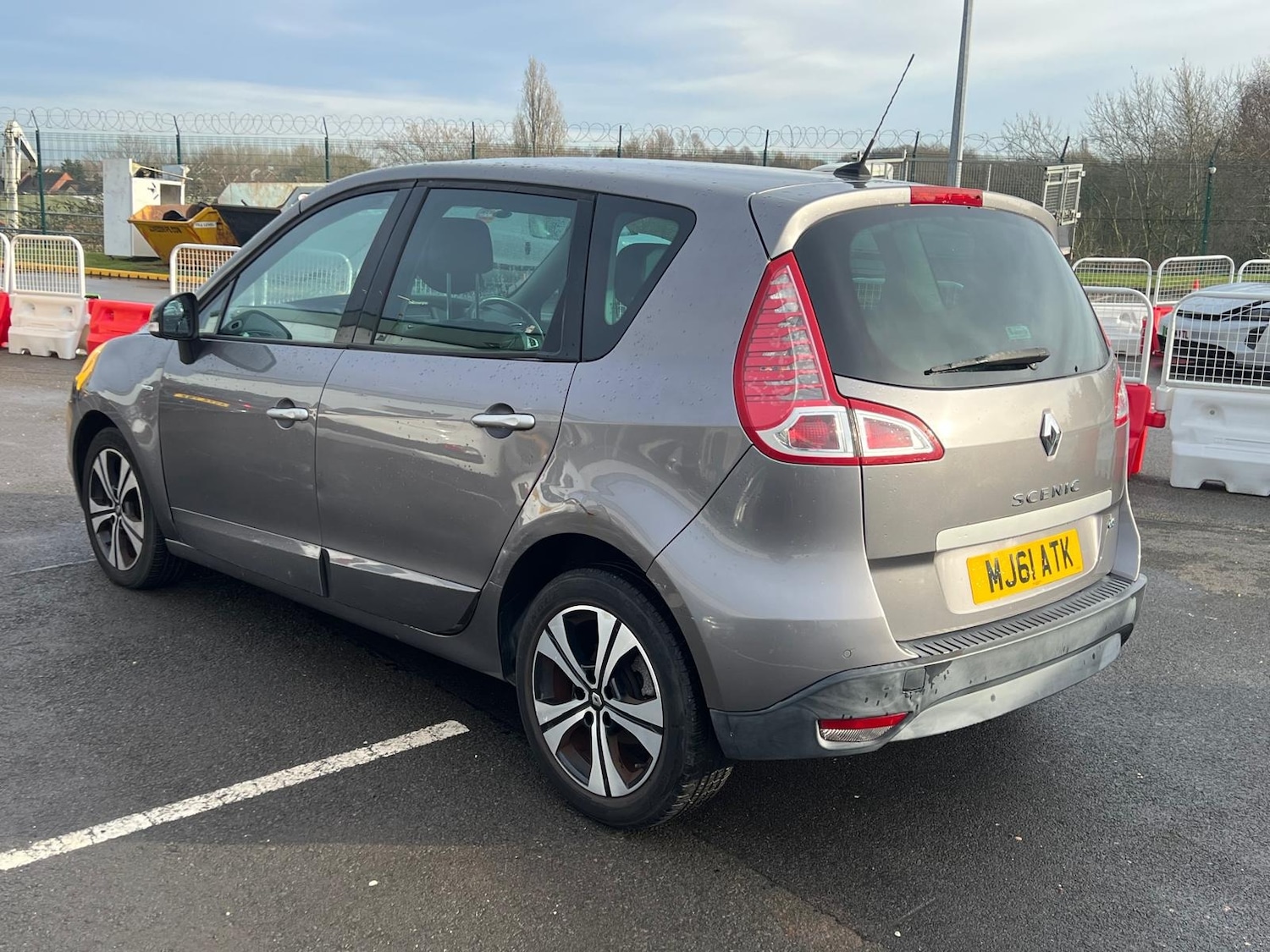 Used Renault Scenic 2011 for sale - 77157246: Photo 2