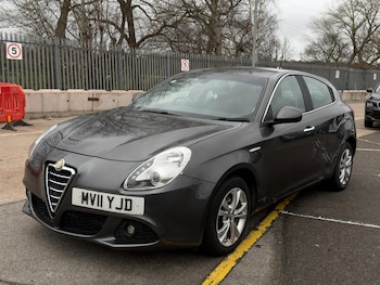 2011 (11) - 1.6 JTDM-2 Lusso 5dr