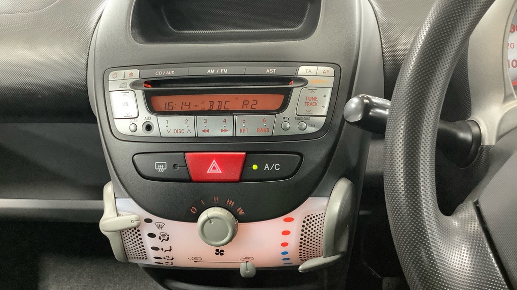 Used Peugeot 107 2010 for sale - 76458179: Photo 10