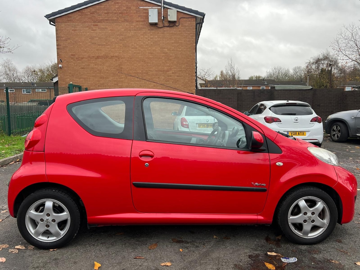 Used Peugeot 107 2010 for sale - 76458179: Photo 15