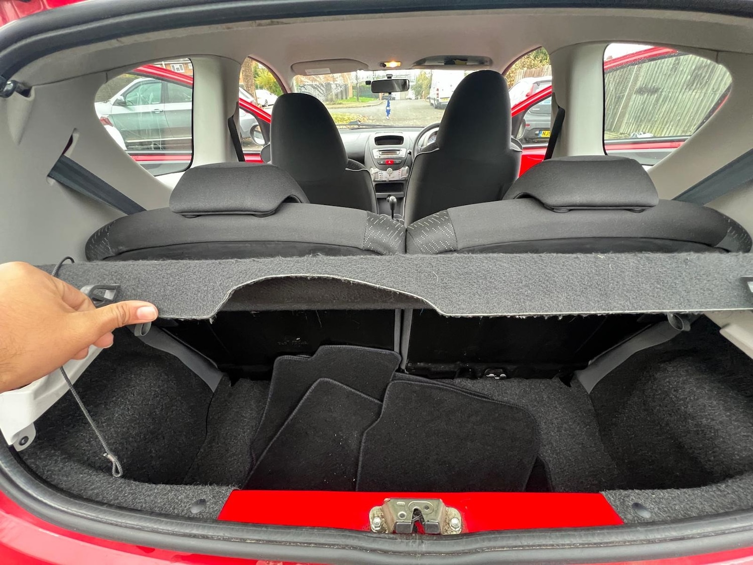 Used Peugeot 107 2010 for sale - 76458179: Photo 16