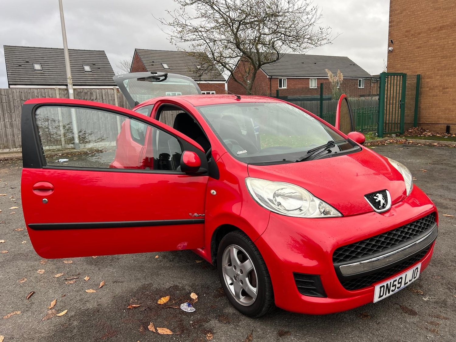 Used Peugeot 107 2010 for sale - 76458179: Photo 20