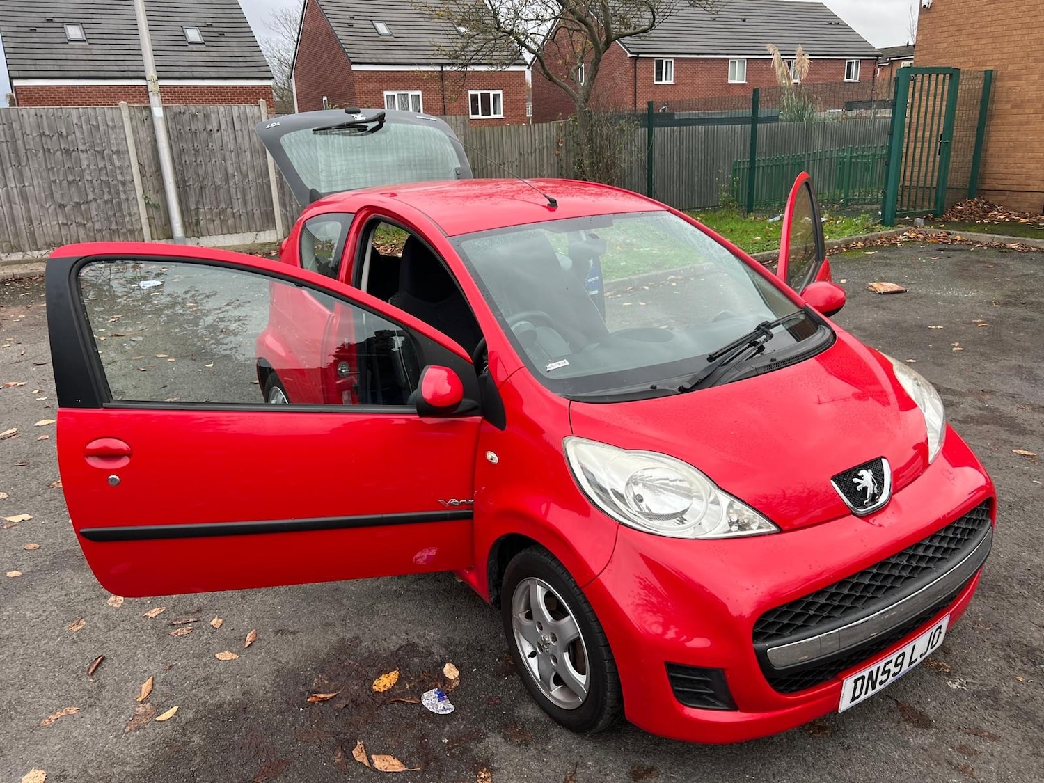 Used Peugeot 107 2010 for sale - 76458179: Photo 21