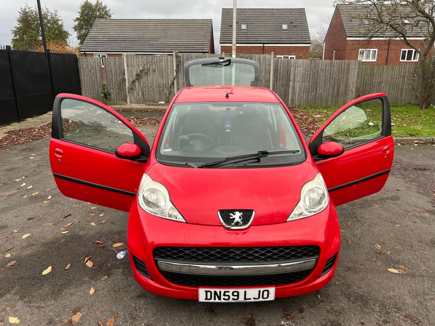 Used Peugeot 107 2010 for sale - 76458179: Photo 23