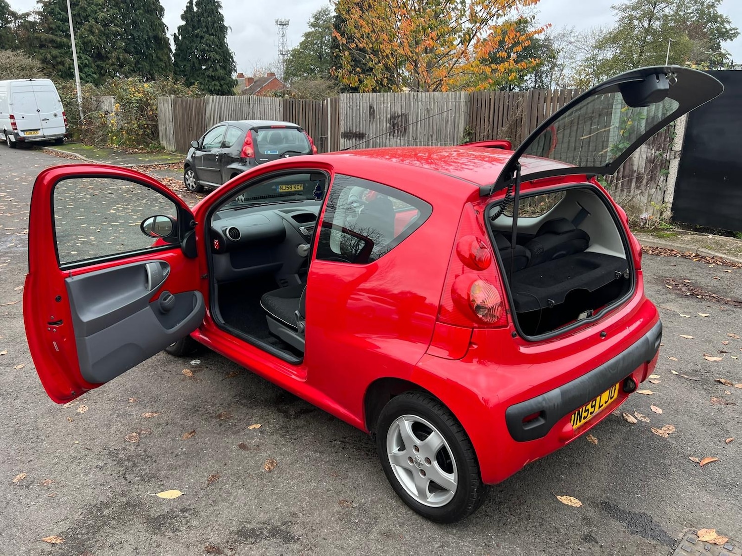 Used Peugeot 107 2010 for sale - 76458179: Photo 25