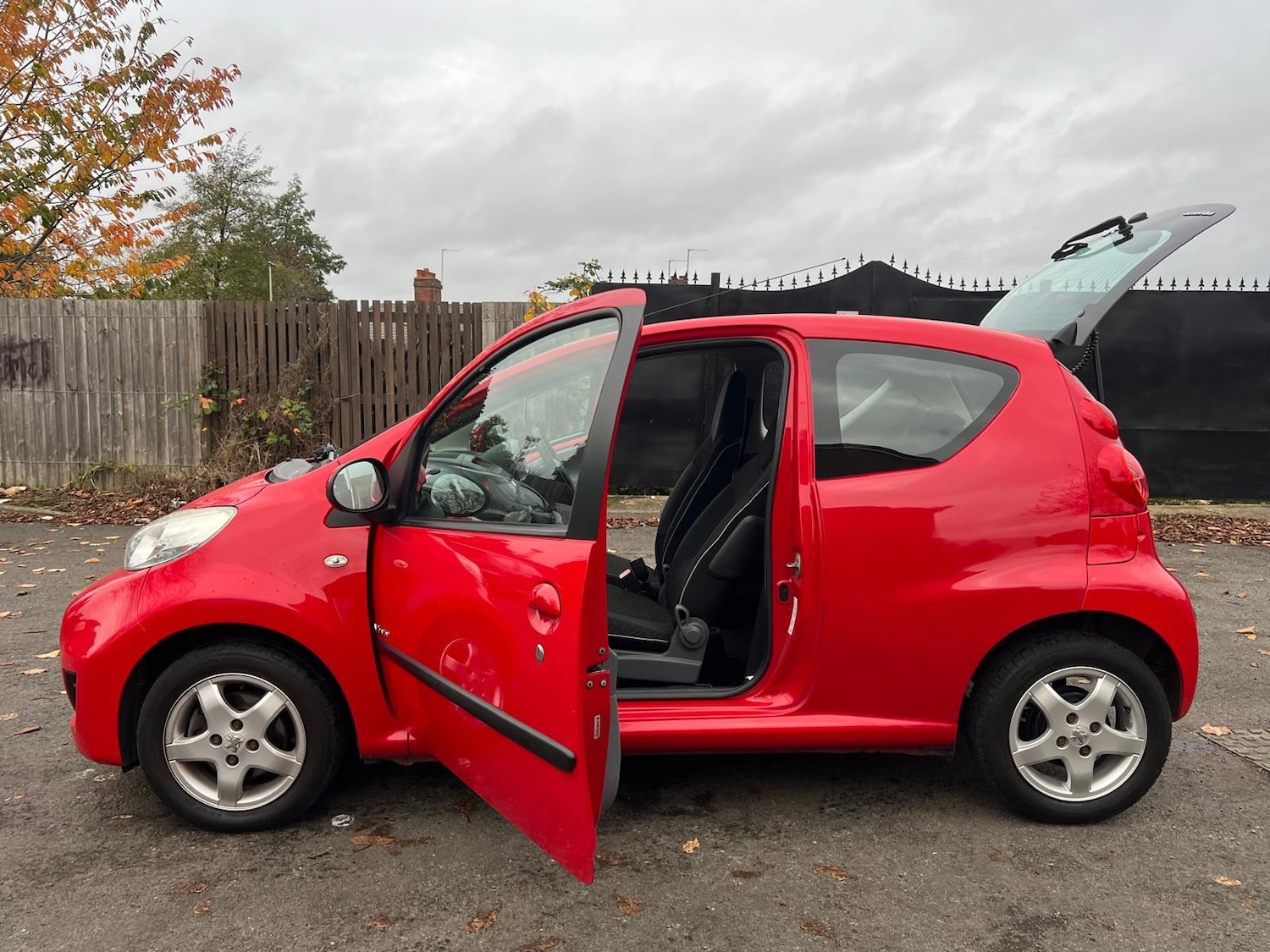 Used Peugeot 107 2010 for sale - 76458179: Photo 26