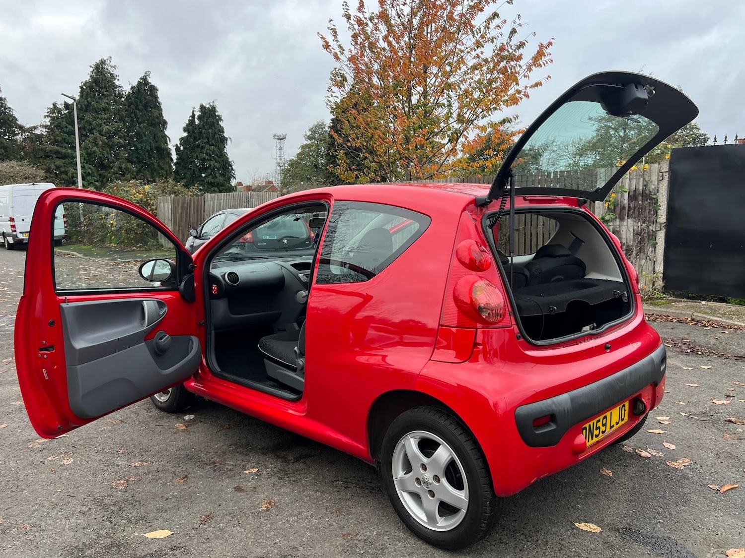 Used Peugeot 107 2010 for sale - 76458179: Photo 27