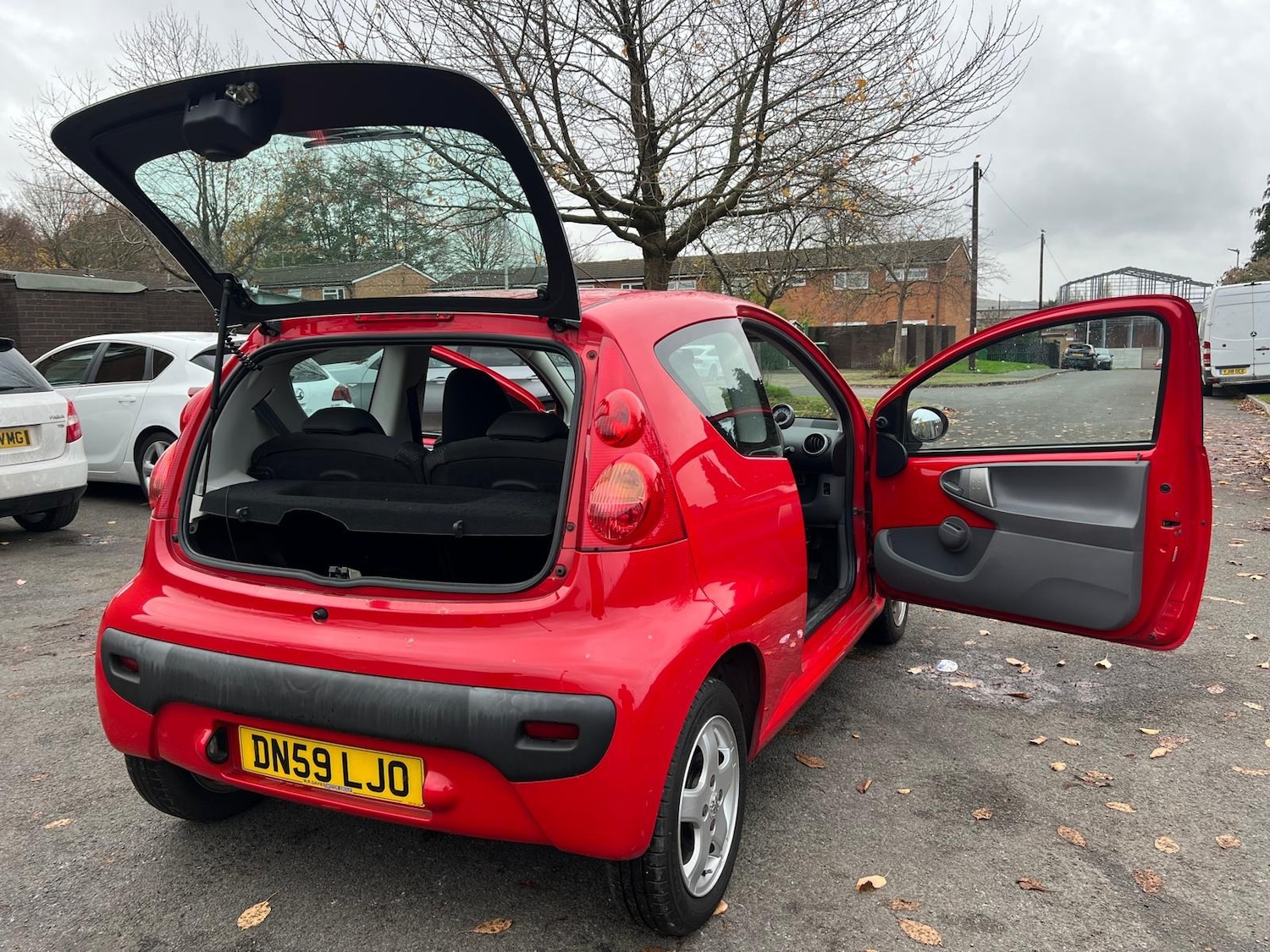Used Peugeot 107 2010 for sale - 76458179: Photo 29