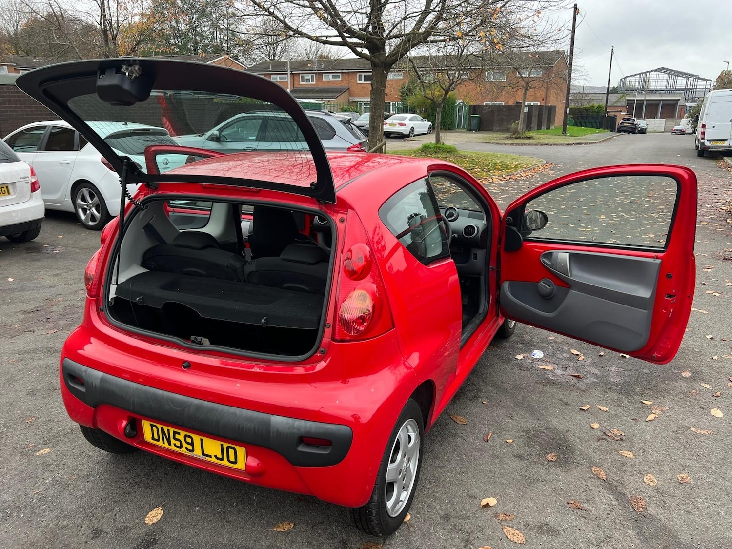 Used Peugeot 107 2010 for sale - 76458179: Photo 32