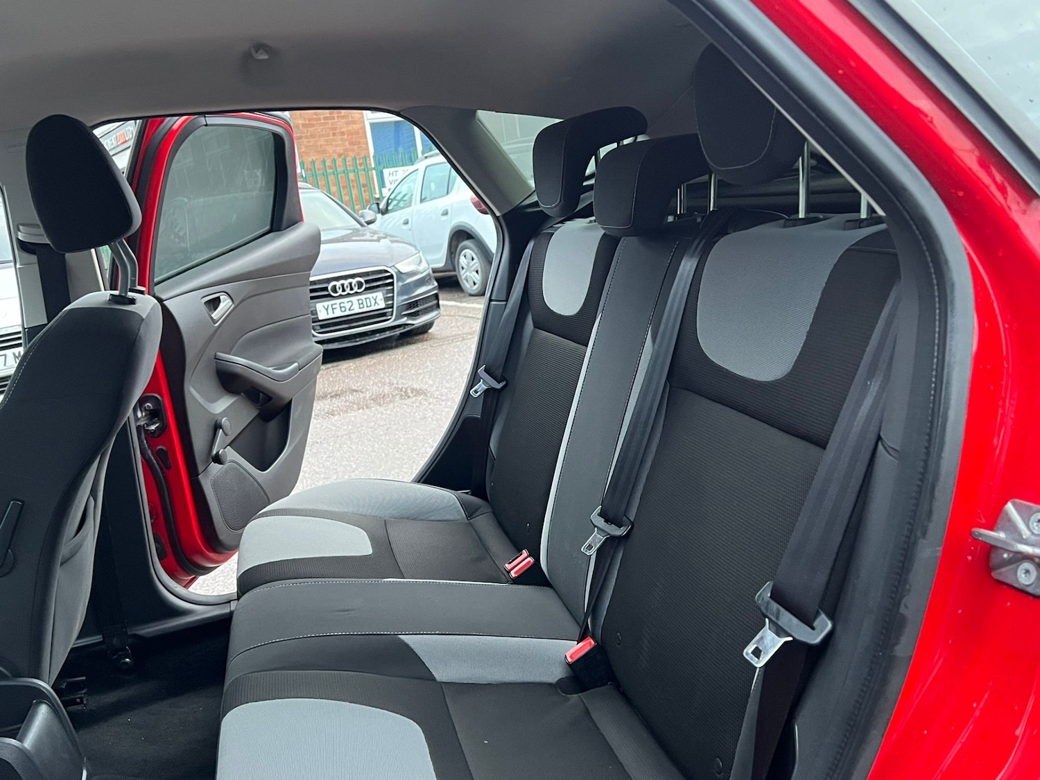 Used Peugeot 107 2010 for sale - 76458179: Photo 37