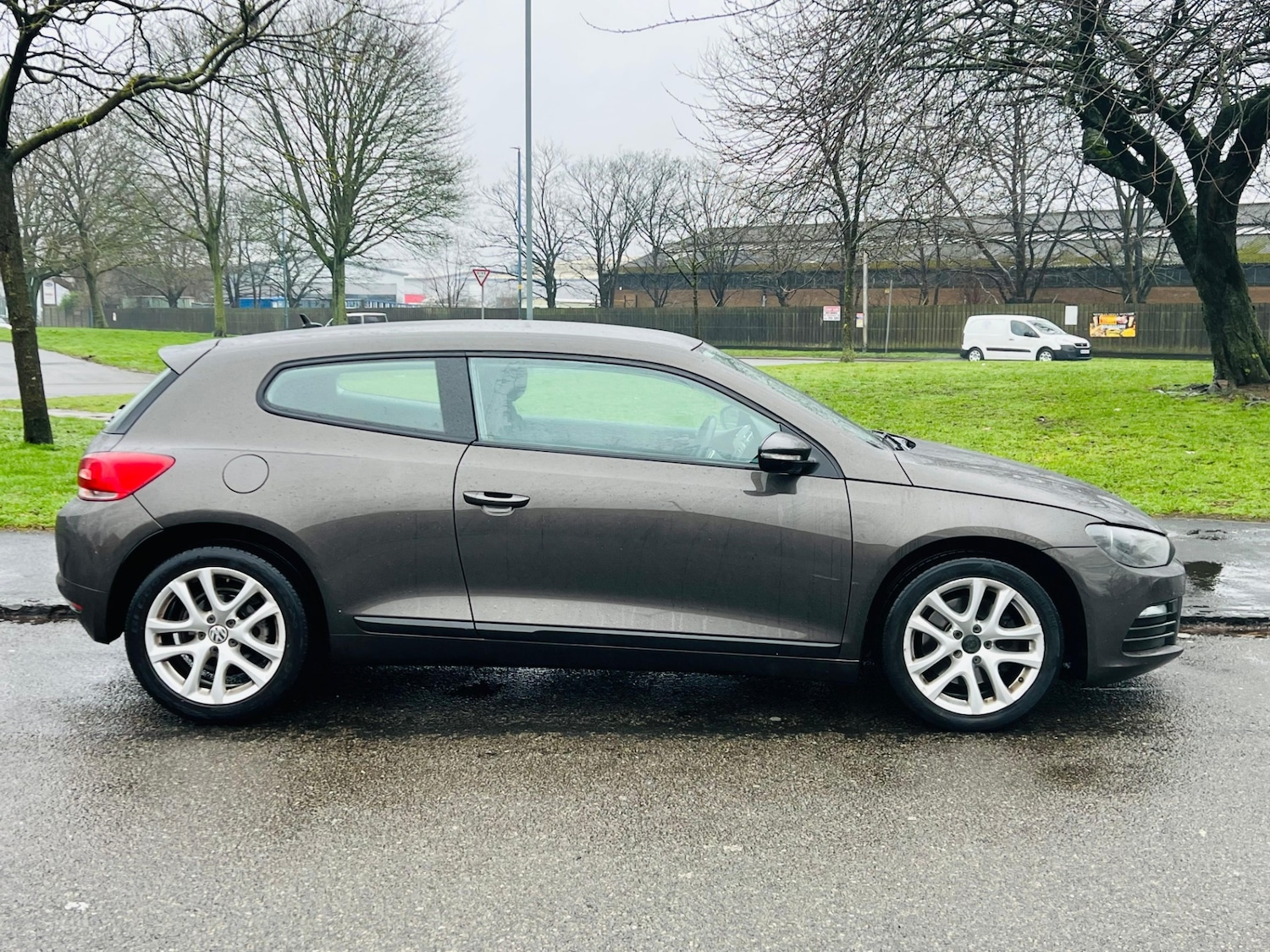 Used Volkswagen Scirocco 2012 for sale - 77332061: Photo 2