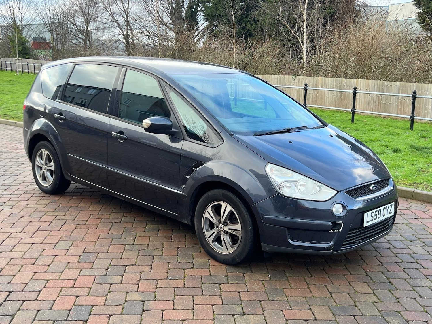 Used Ford S-Max 2009 for sale - 77234539: Photo 2