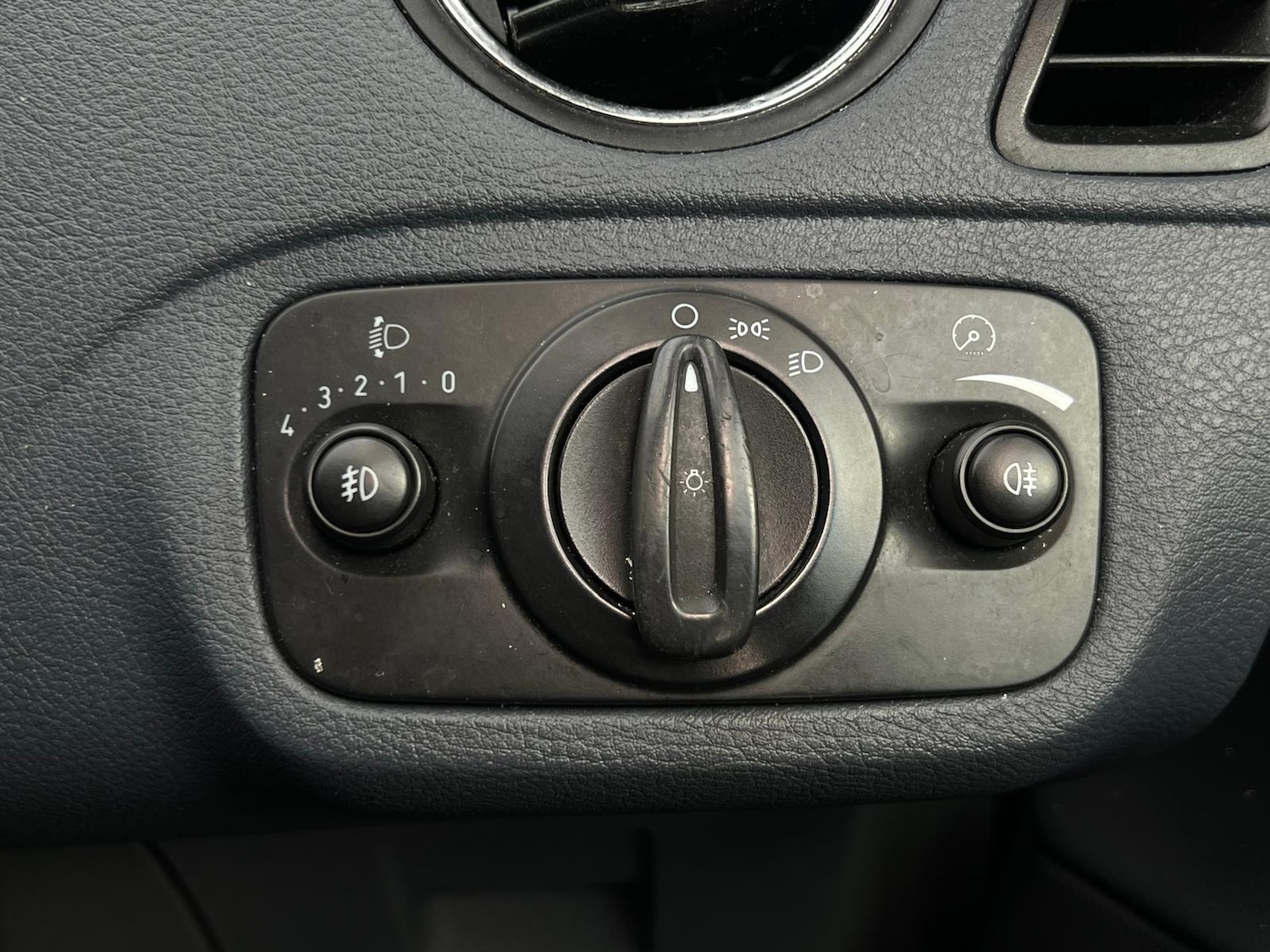 Used Ford S-Max 2009 for sale - 77234539: Photo 32